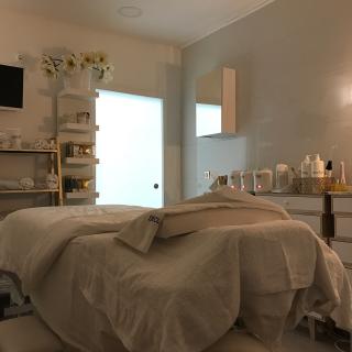 Salon de Manucure Le Boudoir 0