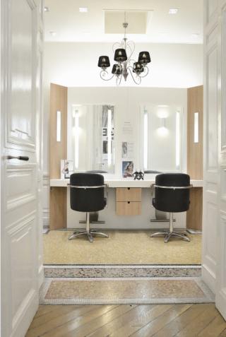 Salon de Manucure DESSANGE - Coiffeur Romans Sur Isère 1