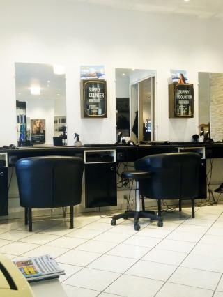 Salon de Manucure Salon De Coiffure Chris Hair 0