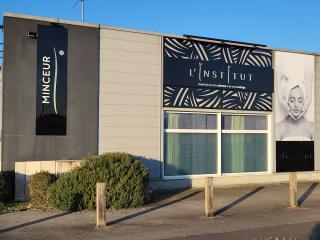 Salon de Manucure L'Institut Niort 0