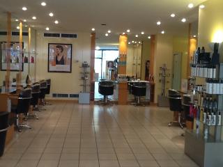 Salon de Manucure Camille Albane - Coiffeur Arras 0