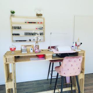 Salon de Manucure Celine M 1