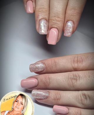 Salon de Manucure L'or à l'ongle 0