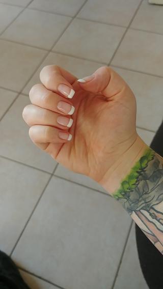 Salon de Manucure Beauty first 0