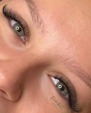 Salon de Manucure EmbelliZz 0