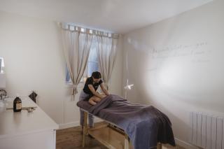 Salon de Manucure Les Rituels de Gabrielle - Institut de Beauté (Soins, Massages, Epilations, Microblading, Renata França) - Béziers 0