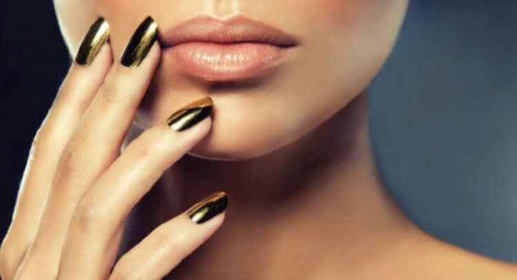 Saphir sur ongles