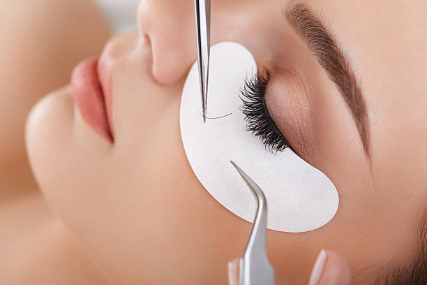 LES AMAZONES | Maquillage permanent | Extensions de cils | Ongles en gel | Microblading